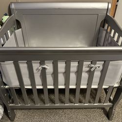 Baby Mini Crib Grey/silver-Mini Cuna Para Bebé 