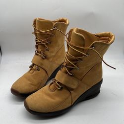 Timberland wedge boots size 10 M