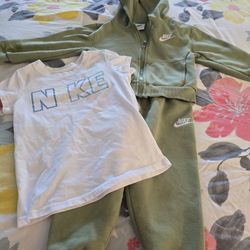 Nike Toddler Set  (3 Peice Set)