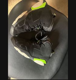 Air Jordan 6 Retro 'Electric Green.  (size 3y)
