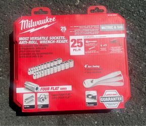 Milwaukee 48-22-9044 25-Piece 1/4" Drive Ratchet and Socket Set