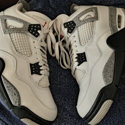 Jordan 4 White Cement Size 10 (NO TRADES PRICE IS FIRM)