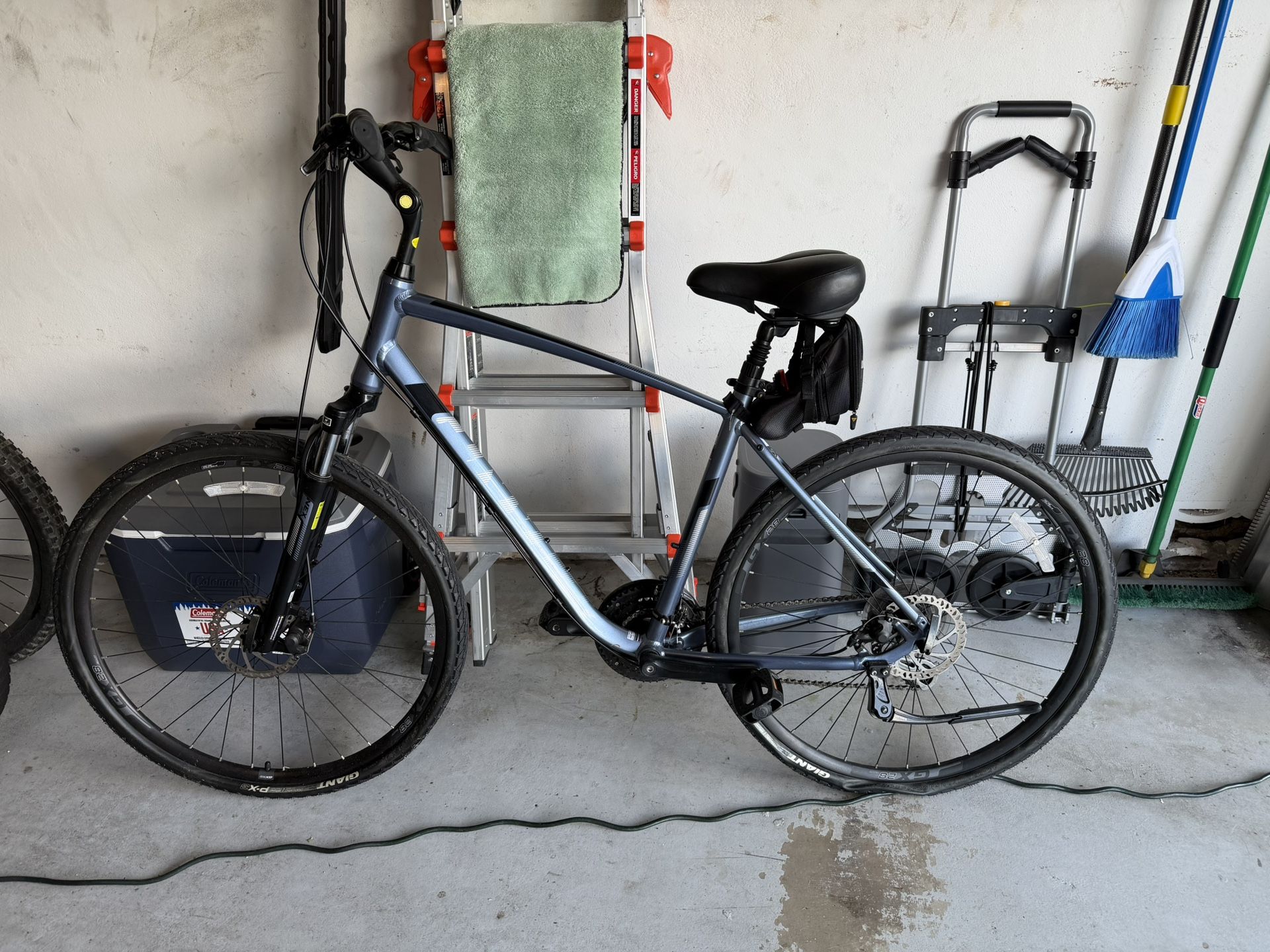 Bike- Cypress DX Charcoal Giant Large