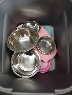 Dog bowls 5.00 n 2.oo each