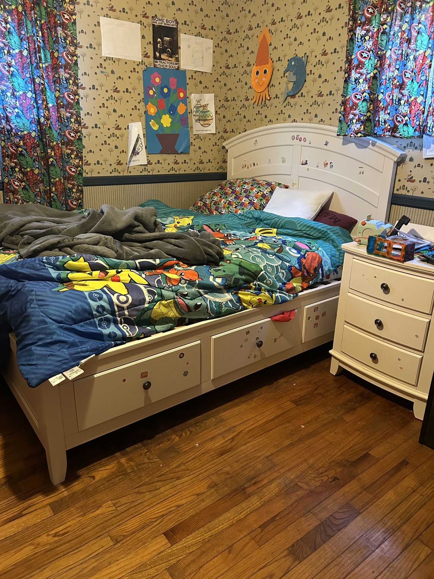 Bed And Nightstand Full Or Queen
