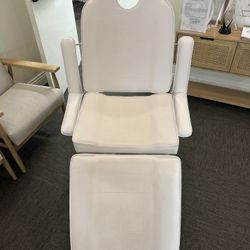 Cosmetic Chair 
