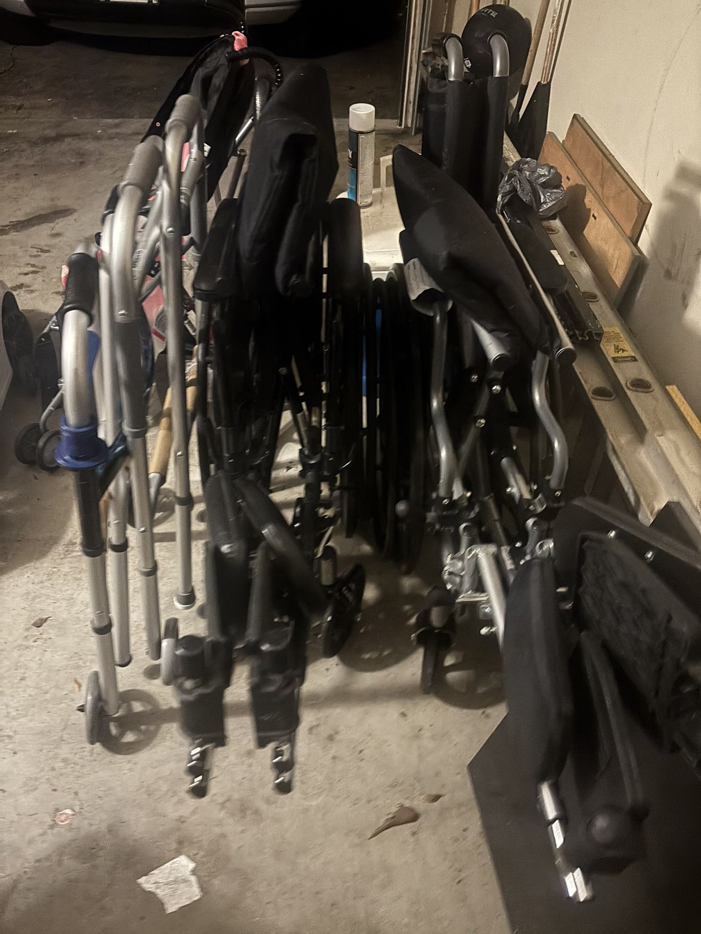 Wheelchairs 🦽 & Walkers