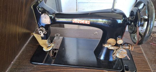 Vintage Singer Sewing Machine