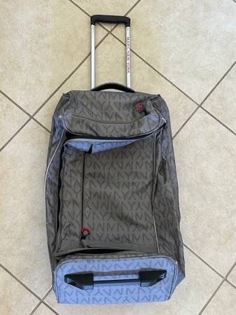 New Andrew Marc New York Rolling Duffle Bag Luggage Suitcase Gray