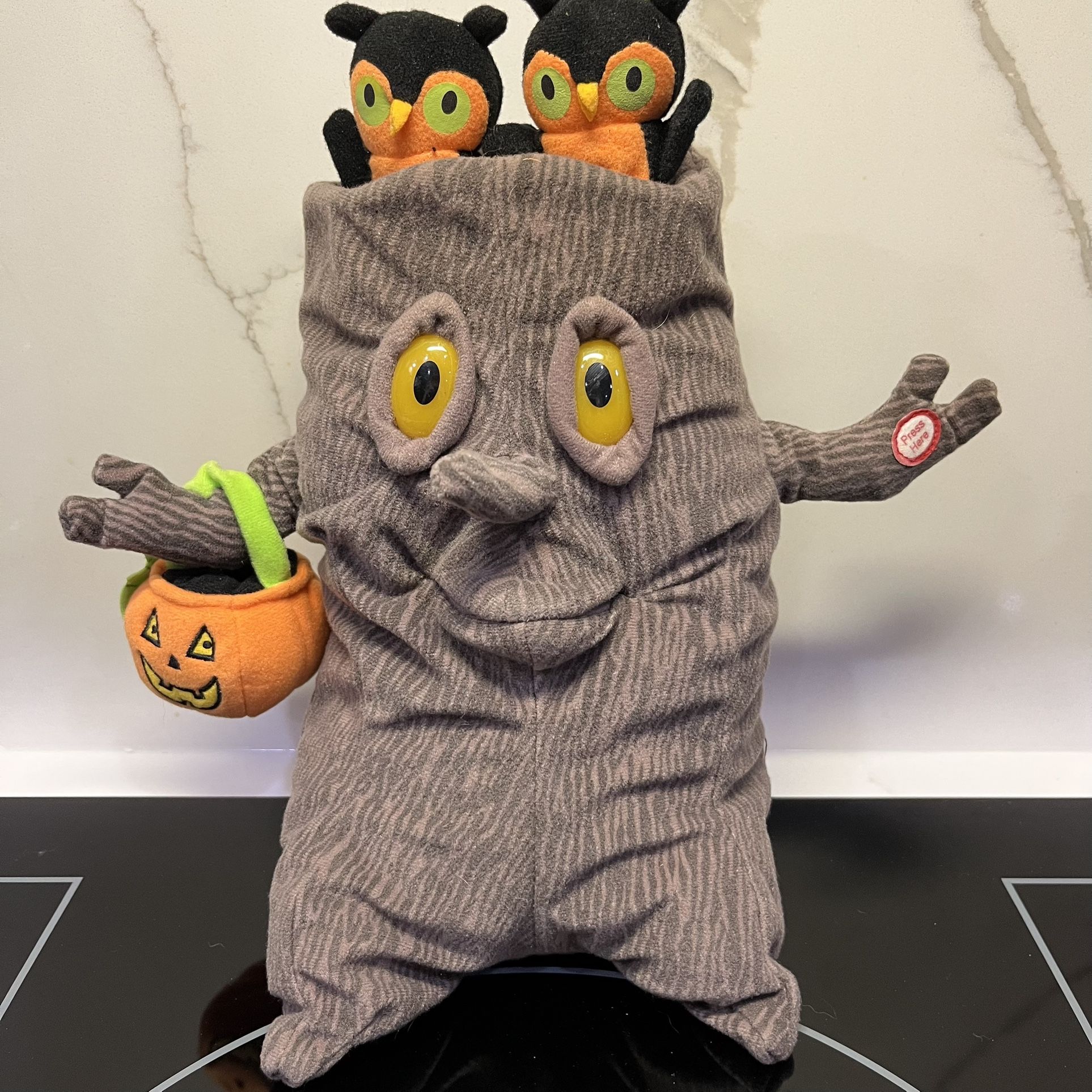 Vtg Halloween Hallmark Spooky Tree Sings Adams Family Moves Mouth Lights Owls Pumpkin