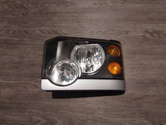 Land Rover Discovery Left Headlight Assembly 2003/2004