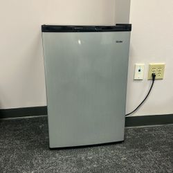 Mini Fridge With Small Freezer Area