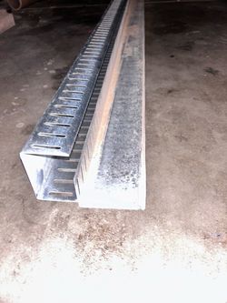 Slotted Deflection Track 10ft 2 1/2-3 3/4 all 5 for 70$