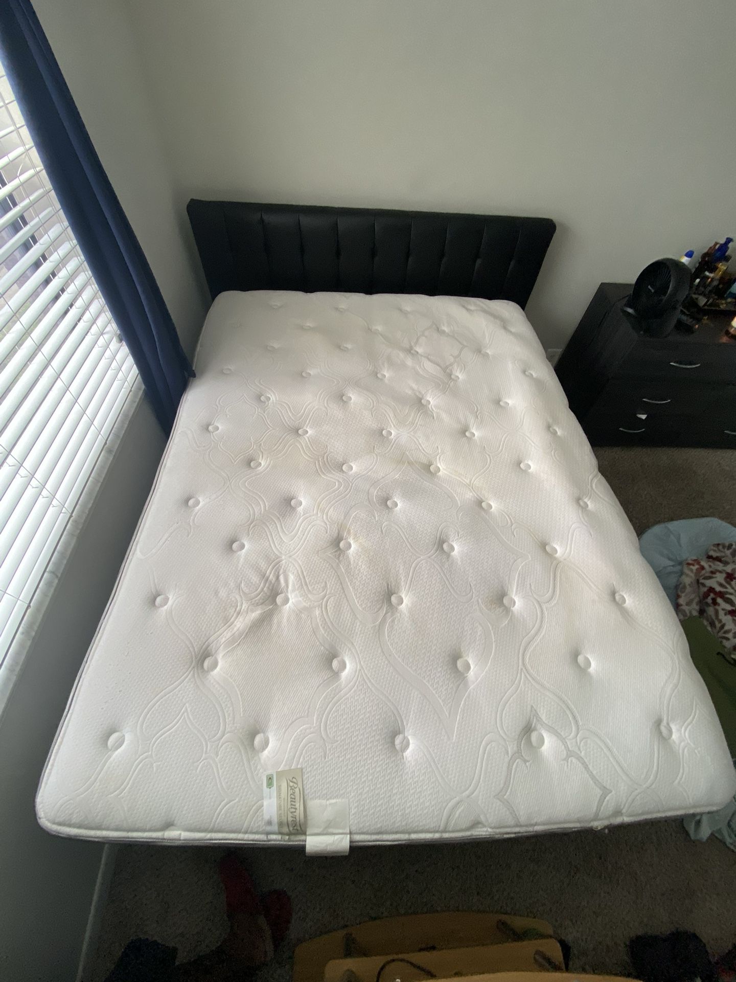 Beauty rest Mattress PICK Up 11/25 ONLY for Sale in Fort Lauderdale, FL