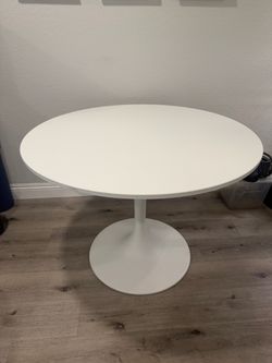 Round White Dining Table
