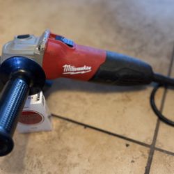 Milwaukee 4 1/2 “ Grinder  Works Great!!!!! 