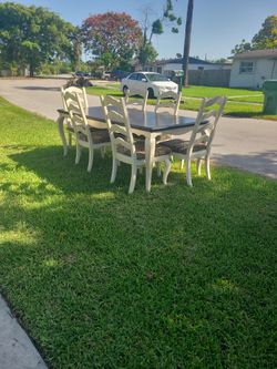 6 chair dining set FREE 160th Ave and 159 DR