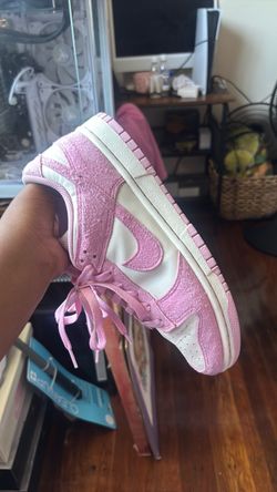 Light pink dunks