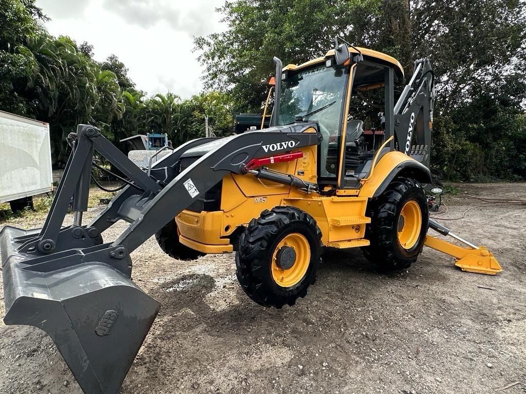 2015 Volvo BL70B Backhoe Loader