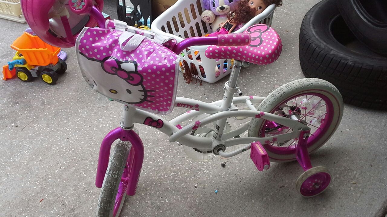 Hello Kitty girl bike