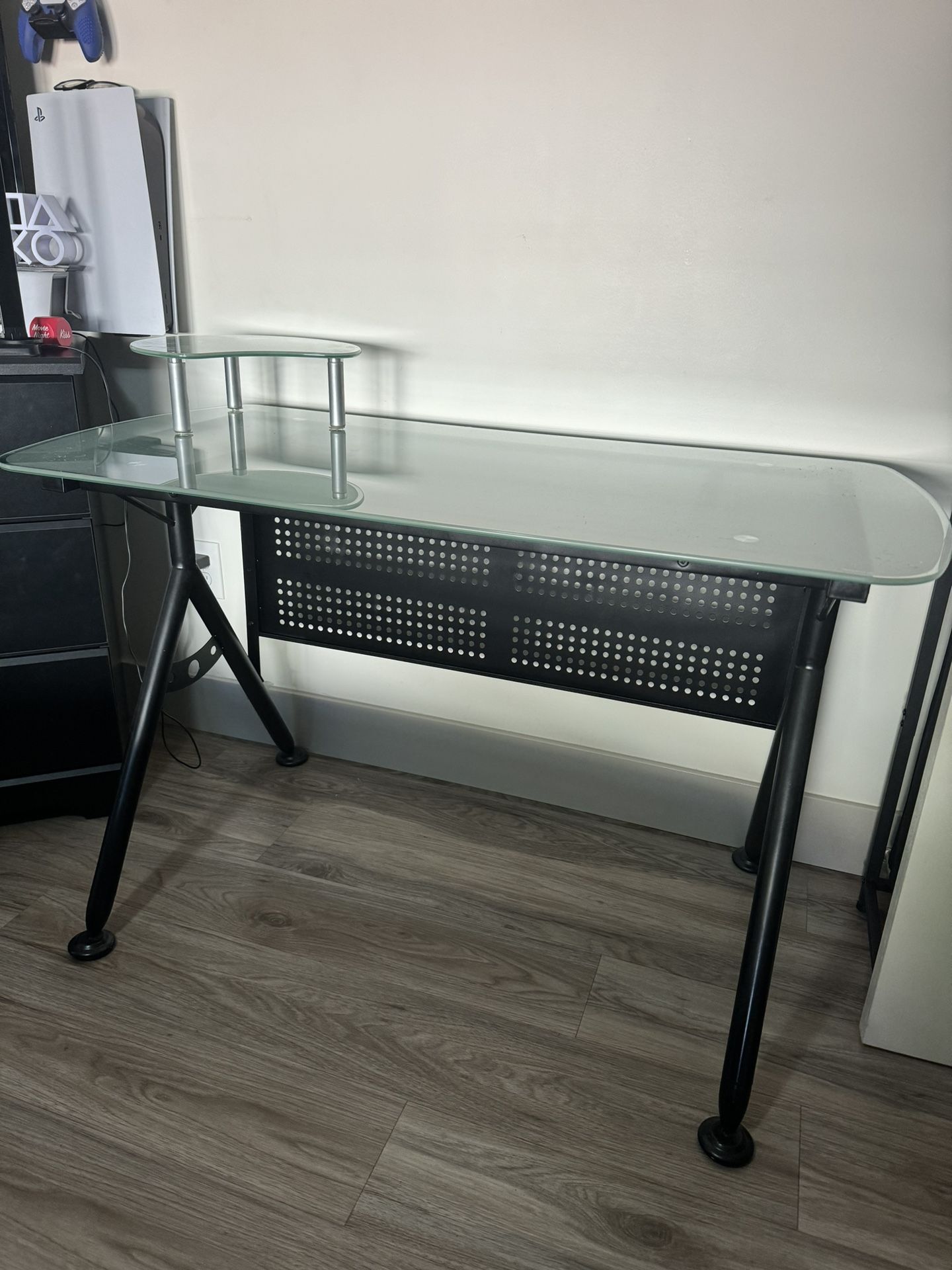 Tempered Glass Desk for Sale in Upland, CA OfferUp