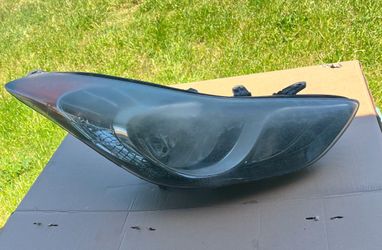 2013 Hyundai Elantra Passenger Headlight