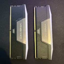 CORSAIR Vengeance RGB 32GB (2 x 16GB) 288-Pin PC RAM DDR5 6400