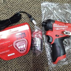 M12 FUEL 12V Lithium-Ion Cordless 3/8 in. Ratchet  Battery And Charger Included 