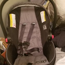 Infant Car Seat With 2 Bases