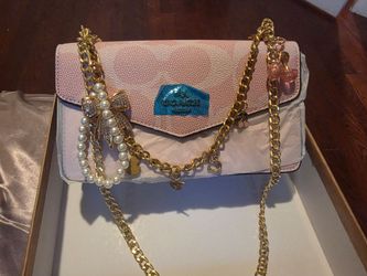 Beautiful pink handbags 💕
