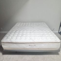 Saatva Rx Mattress-, King, Like New, Excellent Condition