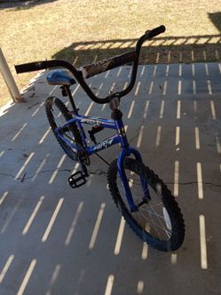 Blue huffy bike