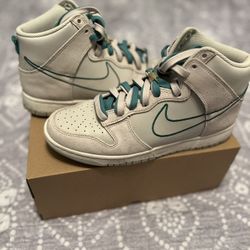 Dunk High SE ‘First Use Pack - Green Noise’