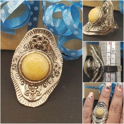 Moonstone, Vintage Ring Sz7.5, beautiful in a silver tone, this Ring can be adjustable #919
