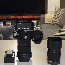 Sony a6300 + 2 Lens + 2 Batteries 