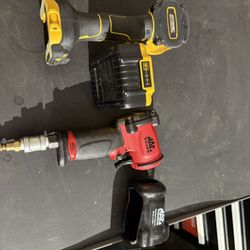 MAC IMPACTO DE AIRE 3/8 Y DEwALT IMPACTO 1/4 Como Nuevos$300$ Por Los 2