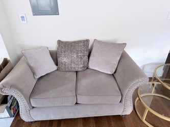 Raymour and Flanagan Love Seat