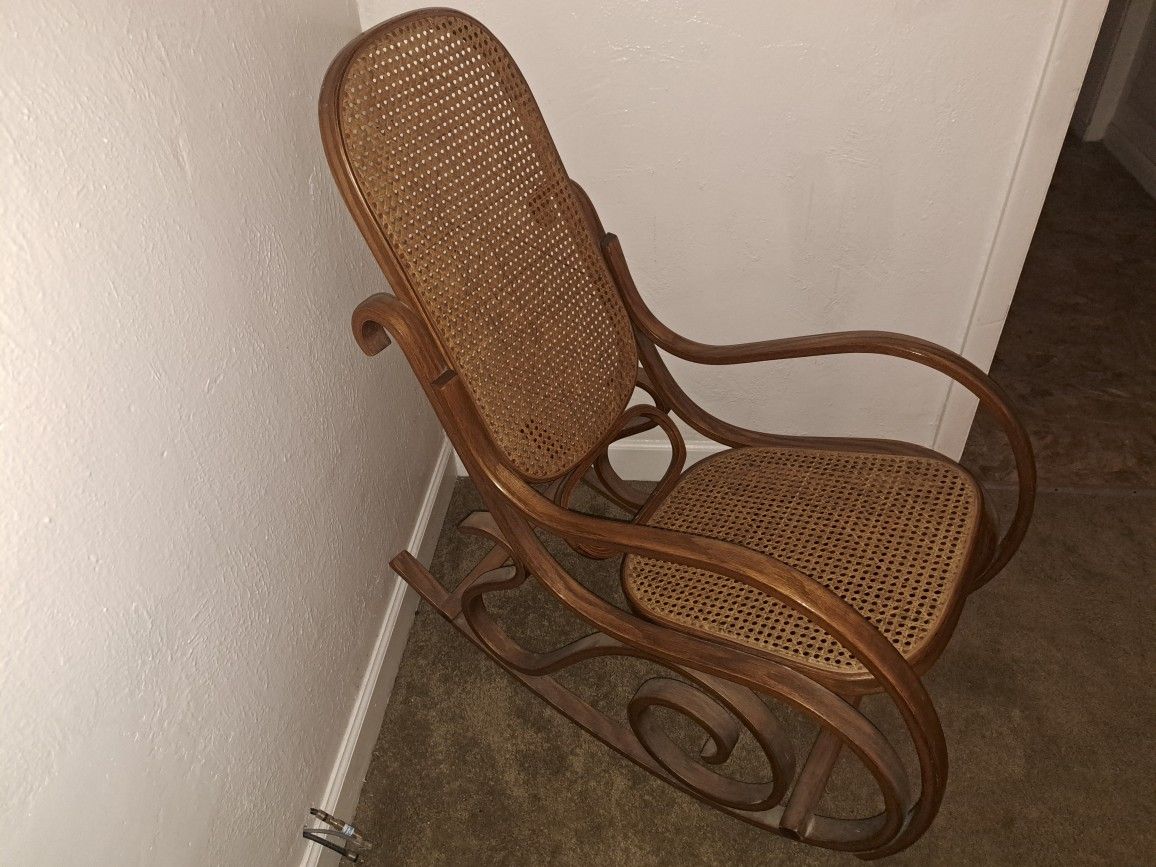Vintage Rocking Chair! Excellent Shape!
