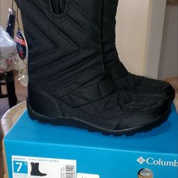  Columbia Woman Boots 