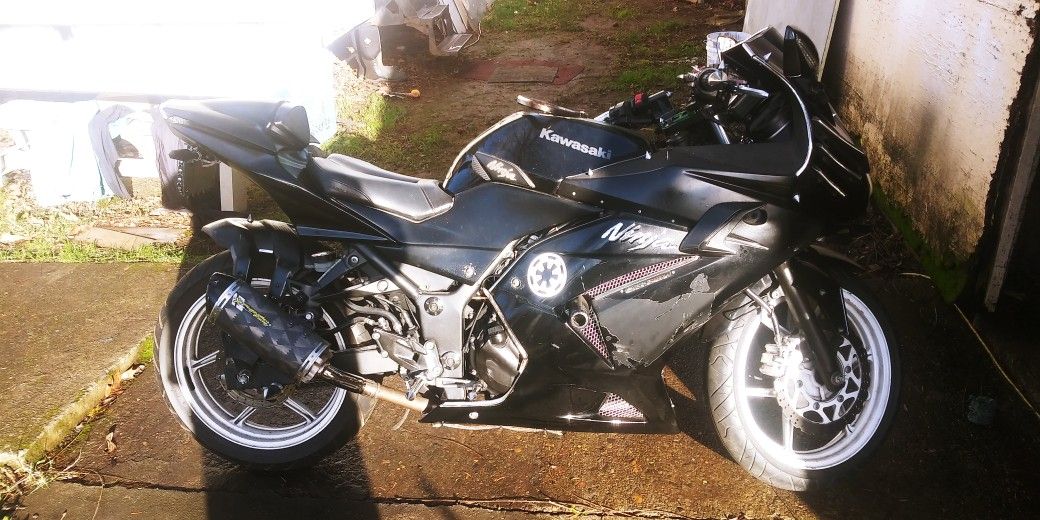 2012 Ninja 250 Excellent Condition $2500
