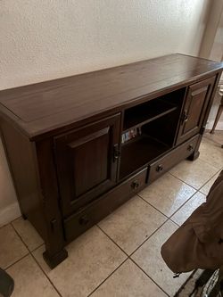Solid wood cabinet