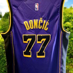 Lakers Luka Doncic stitched Jersey

Brand new with tags!