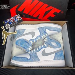 Jordan 1 Hyper Royal Size 5.5y