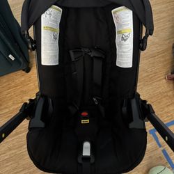 Doona Stroller With 3 Bases