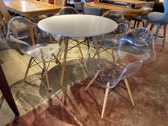 Contemporary 4-Seater Dining Set w/ Clear Acrylic Chairs