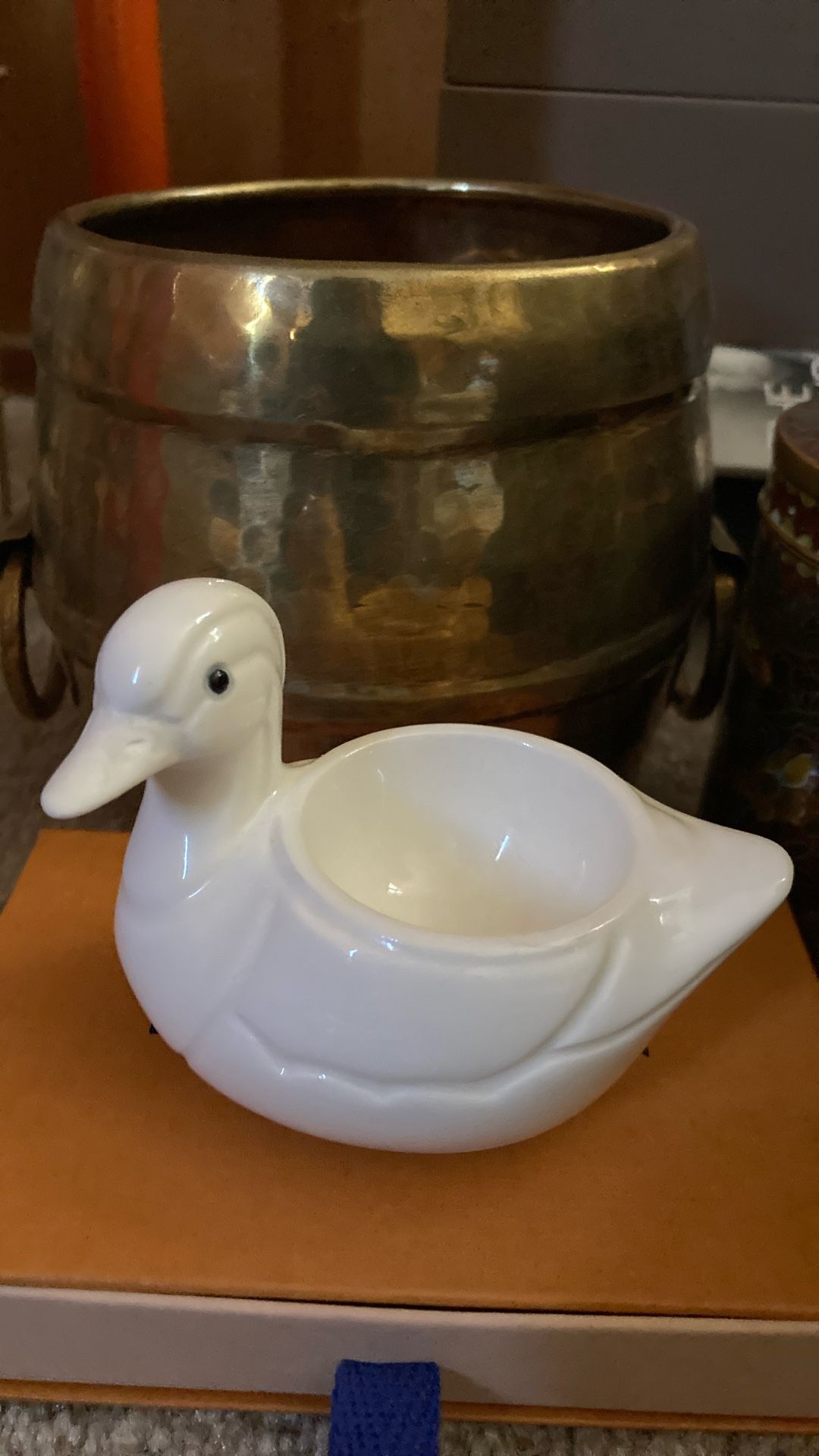 VINTAGE TIFFANY WHITE DUCK EGG HOLDER OR JEWELRY HOLDER