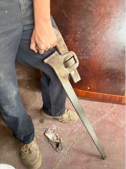 Pipe wrench￼