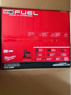 Milwaukee M18 12 Gallon Wet/Dry Shop Vac Kit - 12 Ah Batteries