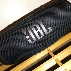 JBL Charge 5 