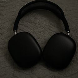 Space Grey AirPod Maxes
